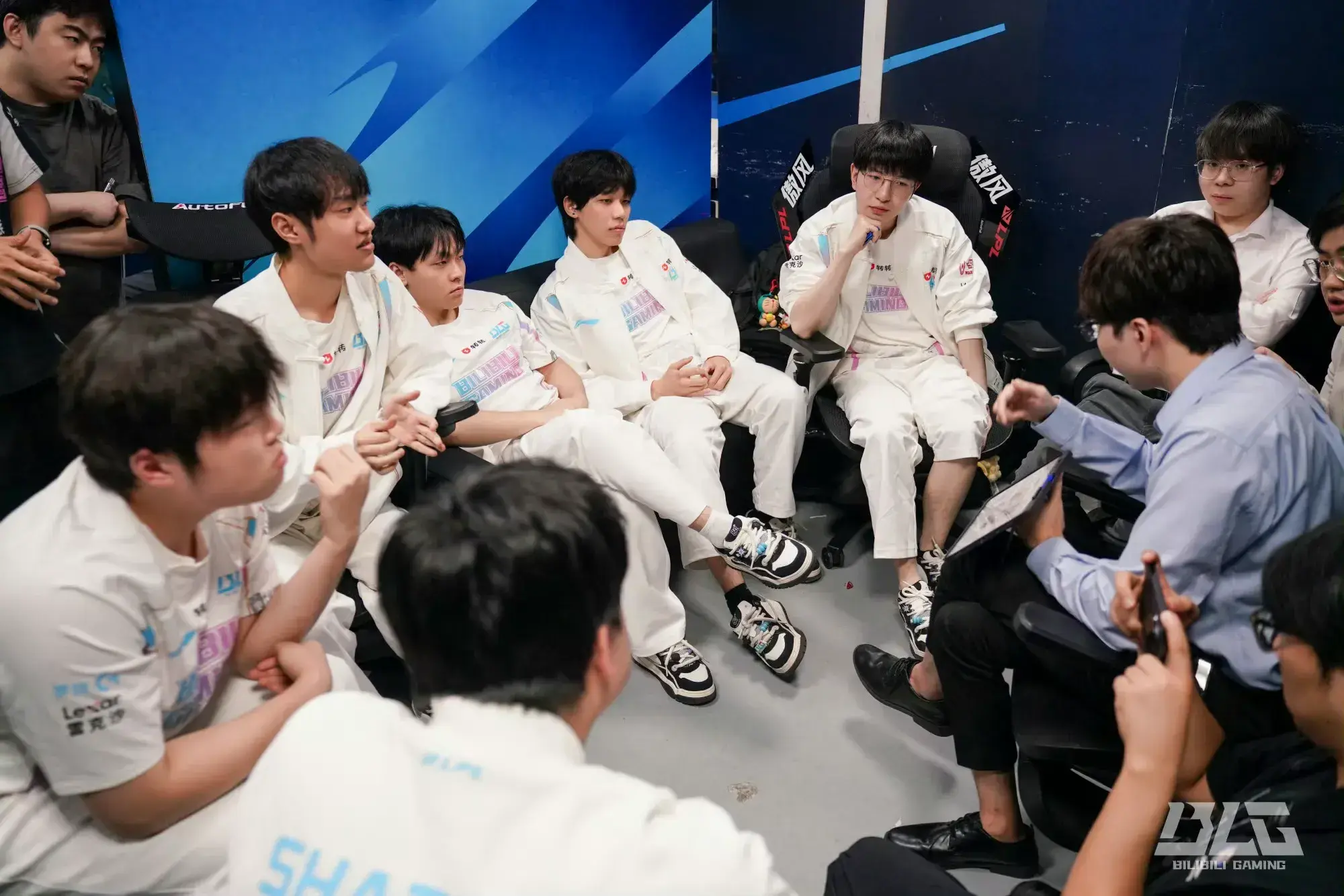 iejie, 看来应该就, 紧急更换 iejie, 看来应该就, 紧急更换