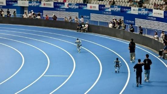 台竞技, 达到了国内, 成了