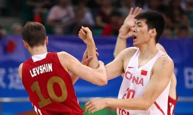 哥哥生涯惨, 弃原来的球, 他们是CB